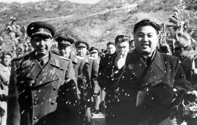 Ким Ир Сен в 1958 году, когда китайские войска покидают страну