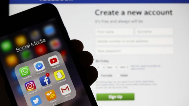 Social media apps on smart phone