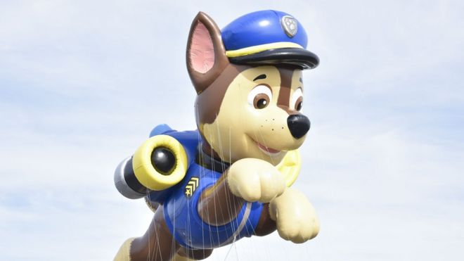 Гигантский воздушный шар с персонажем из Щенячьего патруля в 2017 году