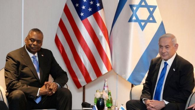 Lloyd Austin avec le Premier ministre israélien Benjamin Netanyahu