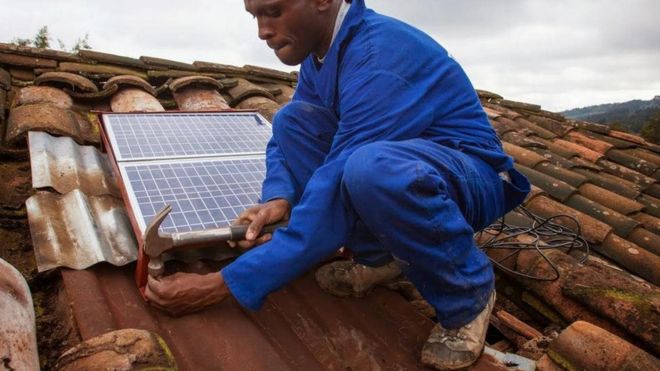 رواندا موطن لفكرة رائدة في مجال استخدام الطاقة الشمسية