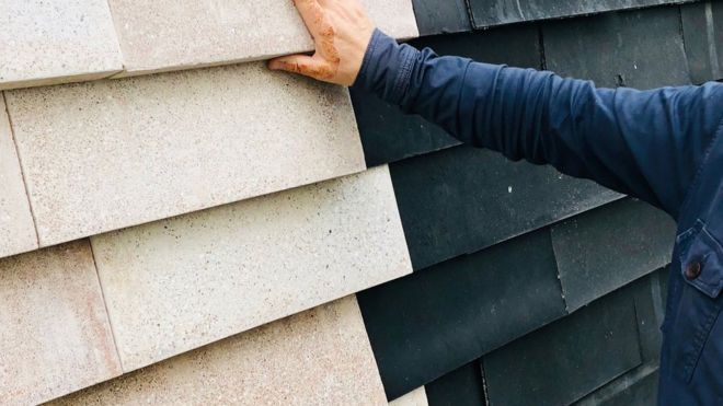 Архитектор Дункан Бейкер-Браун со стеновой плиткой из измельченных раковин устриц