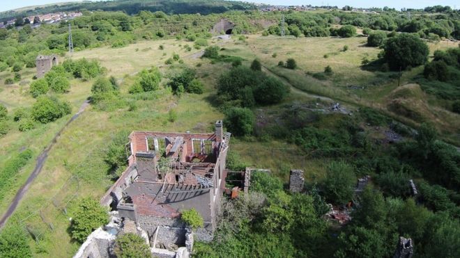 Сайт бывшего британского металлургического завода в Аберсычане