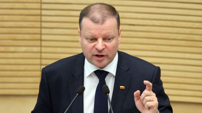 Премьер-министр Литвы Саулюс Сквернелис выступил в парламенте в декабре 2016 года