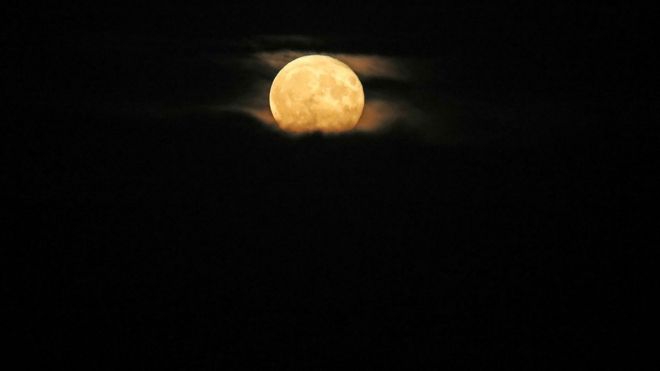 Луна сфотографирована 16 октября