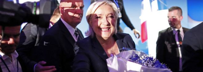 Марин Ле Пен празднует свой результат 23 апреля