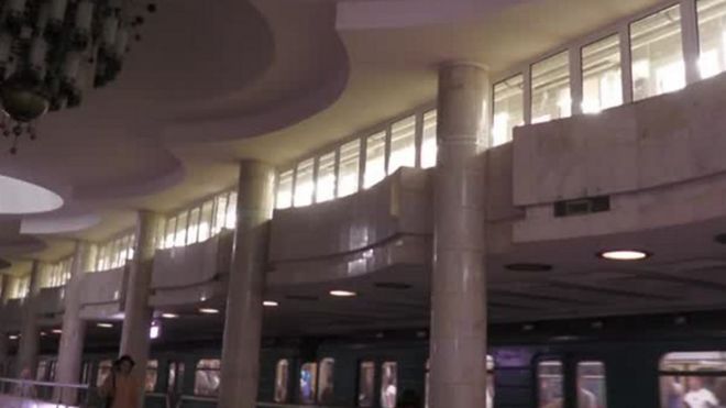 В метро Харькова оборудовали классы для школьников.