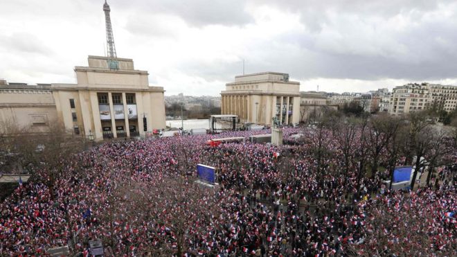 Митинг для Франсуа Фийона на площади Трокадеро в Париже - 5 марта