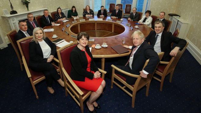 Премьер-министр Борис Джонсон встречается с новыми исполнительными министрами в замке Стормонт