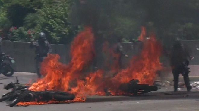 ベネズエラで制憲議会選挙、反対デモで複数の死者