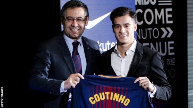 Philippe Coutinho(kushoto)