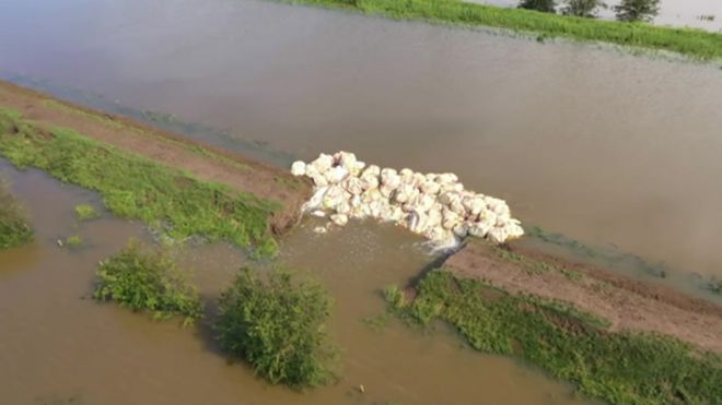 Вид балласта в реке