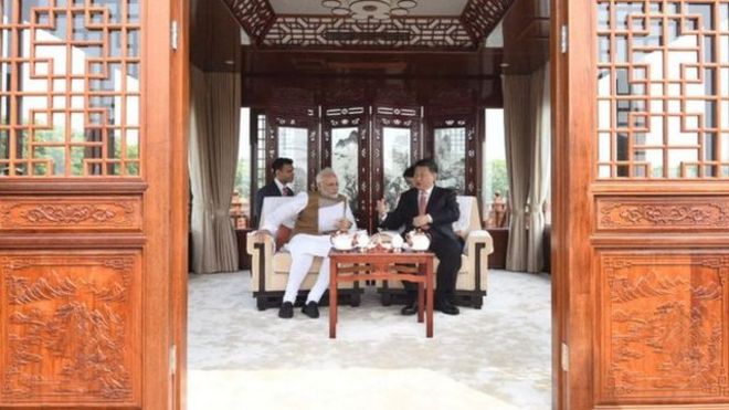 Đây là lần thứ hai Chủ tịch Tập Cận Bình tiếp đón Thủ tướng Modi ngoài Bắc Kinh