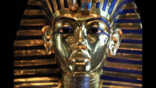 ツタンカーメン「黄金のマスク」　ずさん修復で博物館員を起訴