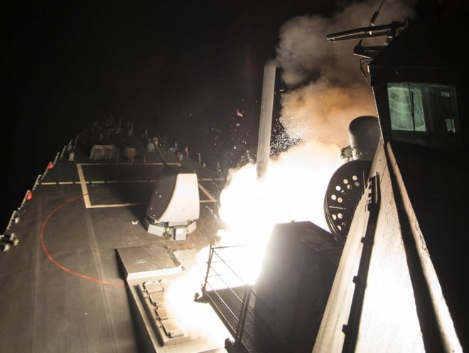 Mísseis Tomahawk teriam como alvo base militar em al Ash Sha'irat, na província de Homs