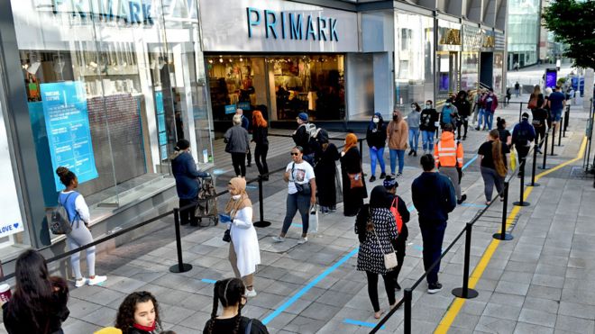 Очередь за пределами Primark