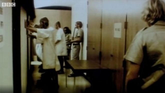 Imagem das gravações do experimento em 1971 e reproduzidas em reportagem da BBC em 2011