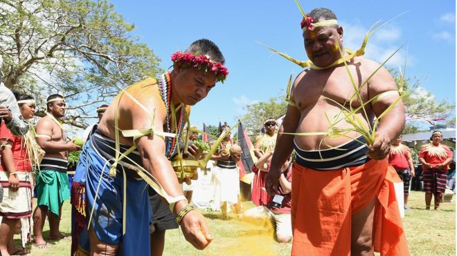 Островитяне Гуама на церемонии благословения
