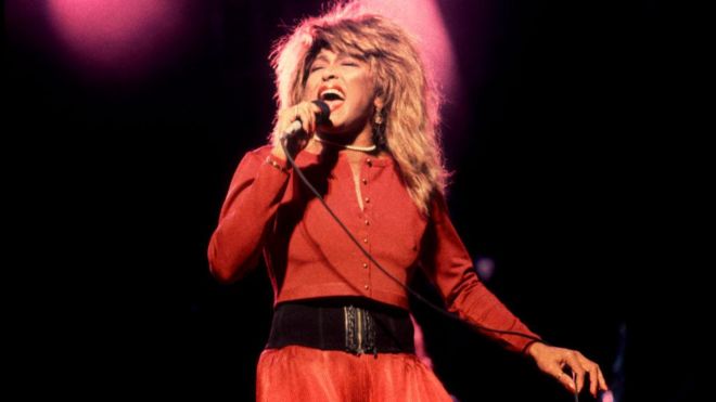 Tina Turner di panggung