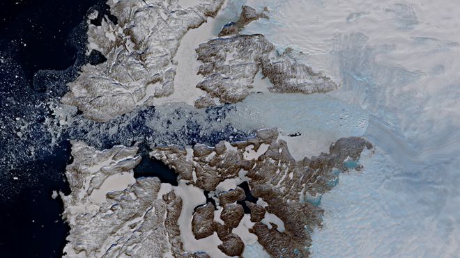 Jakobshavn Glacier in west Greenland viewed by the Copernicus Sentinel-2 mission on 29 April 2019