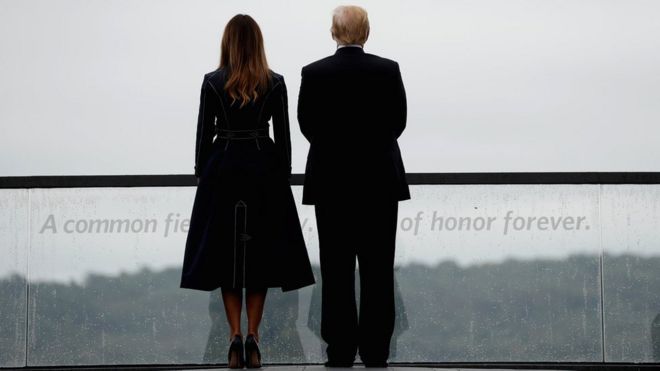 Президент США Дональд Трамп и первая леди Мелания Трамп путешествуют по Национальному Мемориалу Рейса 93