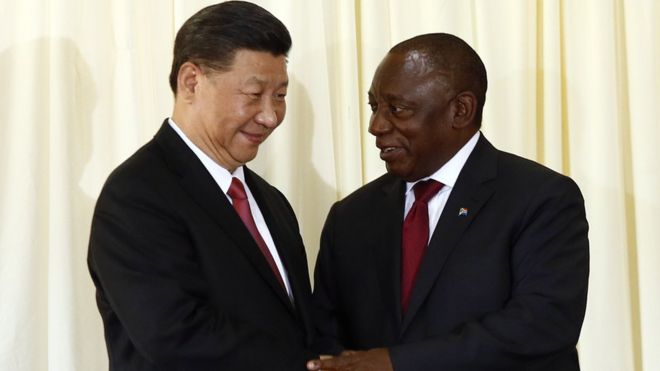 Президент Китая Си Цзиньпин и президент Южной Африки Кирилл Рамафоса