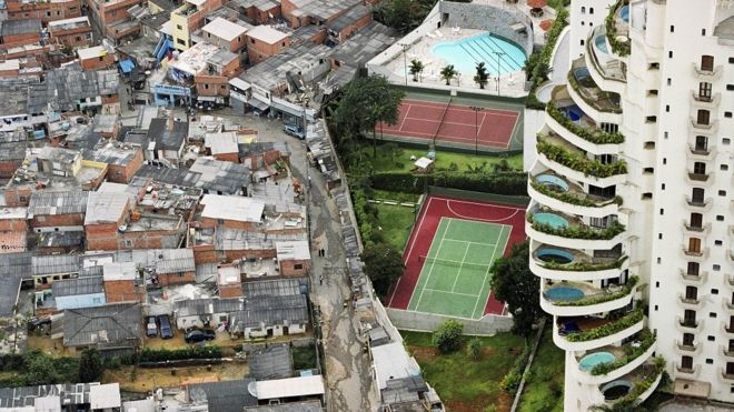 Foto de Tuca Vieira que mostra Paraisópolis e prédio de luxo do Morumbi rodou o mundo e virou símbolo da desigualdade social