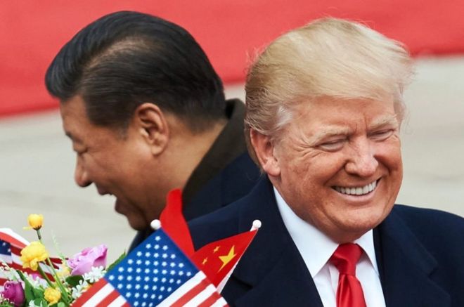 Chủ tịch TQ Tập Cận Bình và Tổng thống Mỹ Donald Trump trong một cuộc gặp gỡ bên ngoài Đại Lễ đường Nhân dân tại Bắc Kinh năm 2017