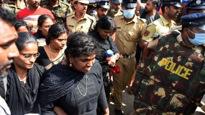 சபரிமலைக்குச் சென்ற பெண் பக்தர்கள்