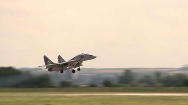Зашто нико не шаље борбене авионе Украјини