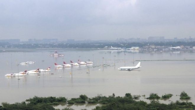 Затопленный аэропорт в Ченнаи, Индия