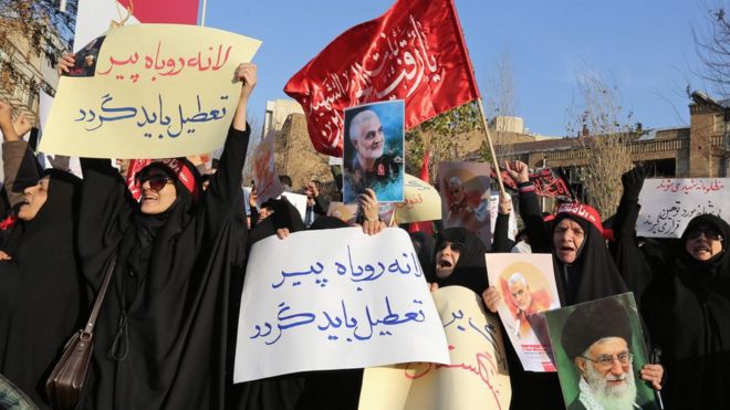 تجمع اعتراضی مقابل سفارت بریتانیا