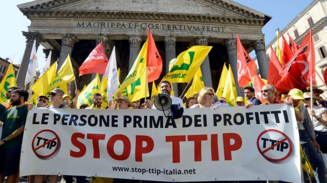 Демонстрация в Риме против ТТИП в 2017 году