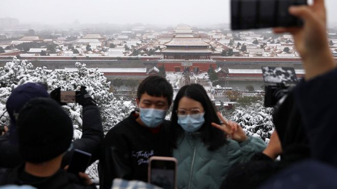 紫禁城的金瓦被白雪覆盖。