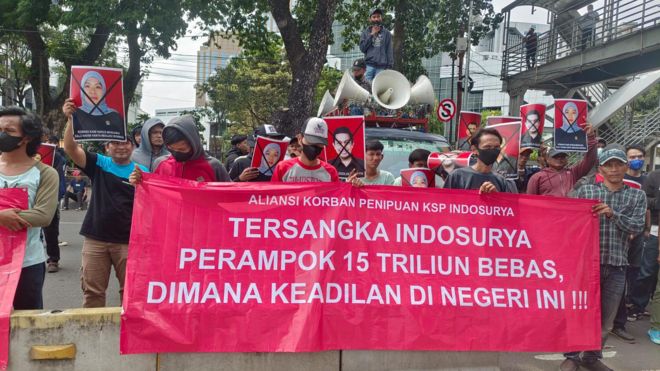 Aliansi korban investasi KSP Indosurya berdemo atas putusan bebas terdakwa Henry Surya