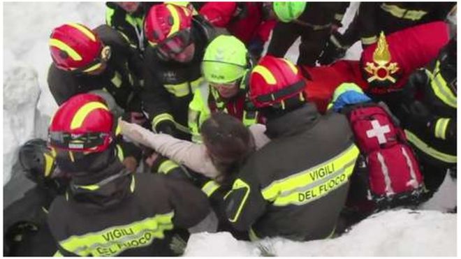 Personas rescatadas en Italia