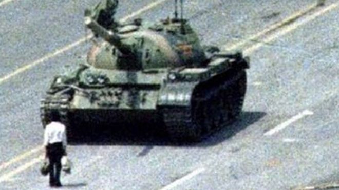 Foto original del hombre del tanque de Tiananmen.