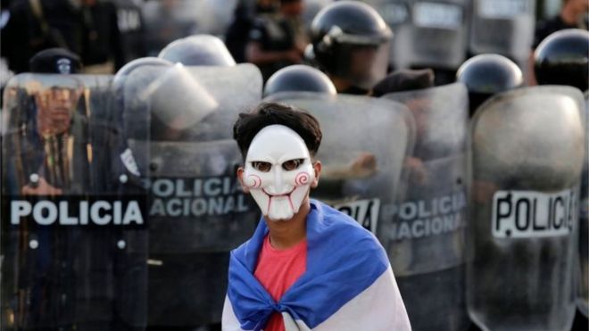 13 сентября 2018 года в Манагуа протестует против президента Никарагуа Даниэля Ортеги в масках.
