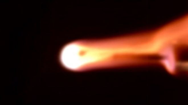 Simulação da queima de fogos no espaço