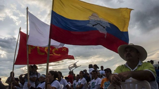 Las FARC y el gobierno de Colombia se preparan para firmar la paz.
