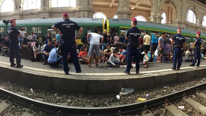 Полиция на железнодорожной станции в Будапеште. 3 сентября 2015