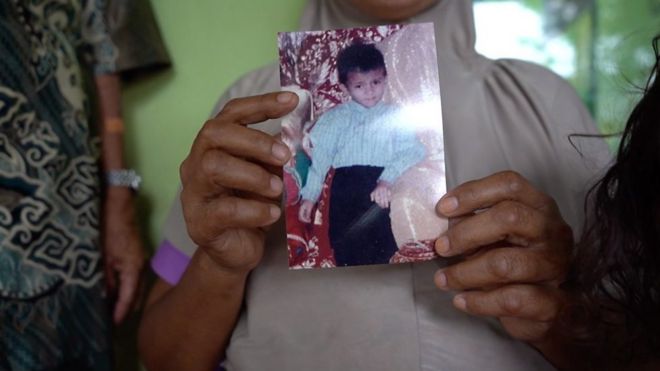 Saudah yakin putranya masih hidup dan diadopsi keluarga lain di Jakarta. Selama 15 tahun dia masih menanti anaknya pulang.