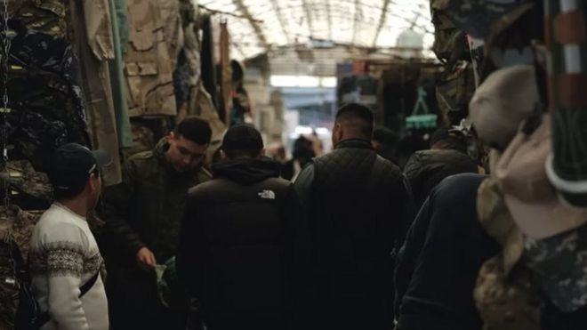 ?ш бозоридаги Хитойдан олиб келинган ?арбий устбошга Россияда талаб катта.