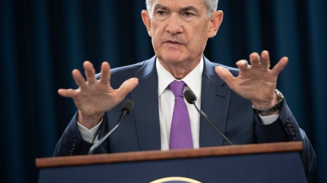 На этом снимке, сделанном 26 сентября 2018 года, председатель Федеральной резервной системы Джером Пауэлл выступает на пресс-конференции в Вашингтоне, округ Колумбия. -