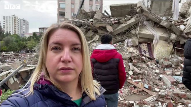 12階建ての集合住宅が崩れ……トルコの被災地アダナからBBC記者報告