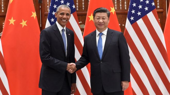Президент Китая Си Цзиньпин (R) пожимает руку президенту США Бараку Обаме (слева) в Ханчжоу, Китай (3 сентября)