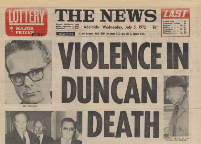 Газета 1972 года с сообщением о смерти доктора Джорджа Дункана, также показывающая коронера и начальников полиции, ни один из которых не подозревался в смерти