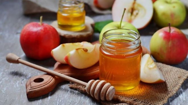 유대인들이 새해 명절마다 즐겨 먹는 꿀과 사과