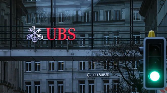 در یک توافق که با حمایت دولت سوئیس انجام شده بانک یو‌بی‌اس سوئيس با خرید بانک کردیت سوئیس موافقت کرده است.