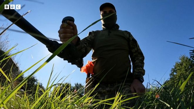 「世界で最も危険な仕事」　ロシアの地雷を撤去するウクライナの工兵